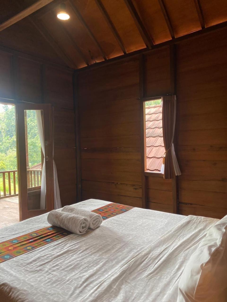 Uma D'Nyuh Homestay Singaraja Exterior foto