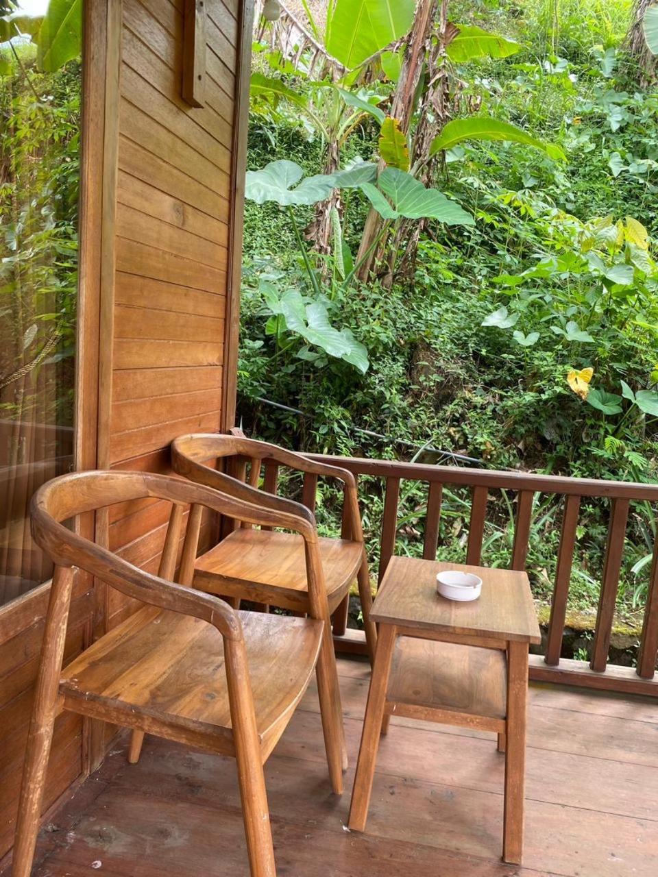 Uma D'Nyuh Homestay Singaraja Exterior foto
