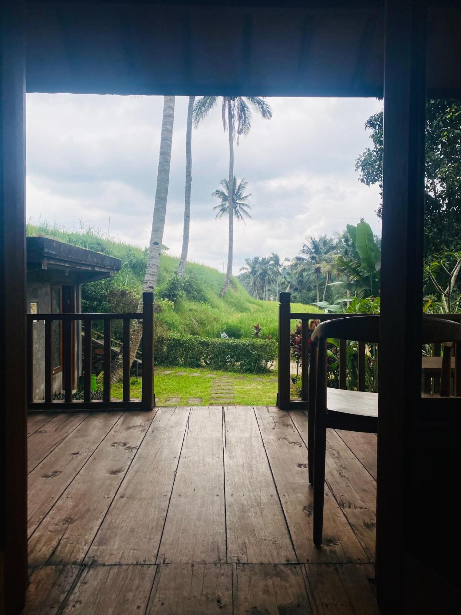 Uma D'Nyuh Homestay Singaraja Exterior foto